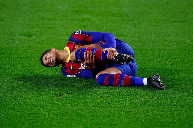 برشلونة يتلقى ضربة موجعة قبل لقاء نابولي بالدوري الاوروبي