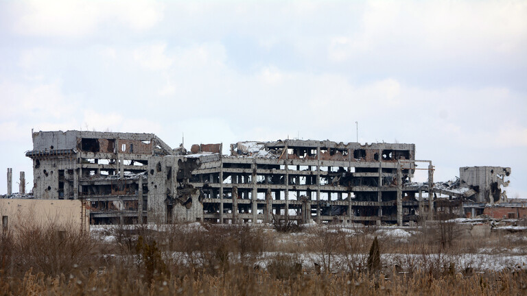 وسائل اعلام روسية: انفجارات في منطقة مطار دونيتسك شرق أوكرانيا