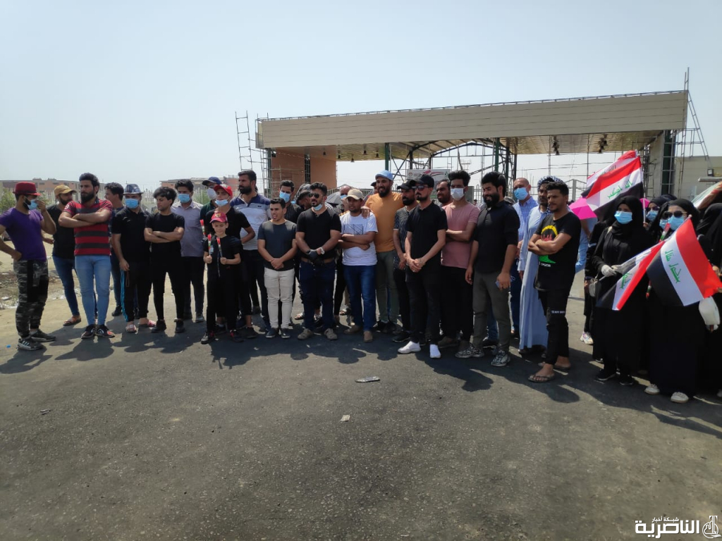 في ذي قار.. محتجون غاضبون يغلقون حقل غرب الناصرية النفطي للمطالبة بالتعيين