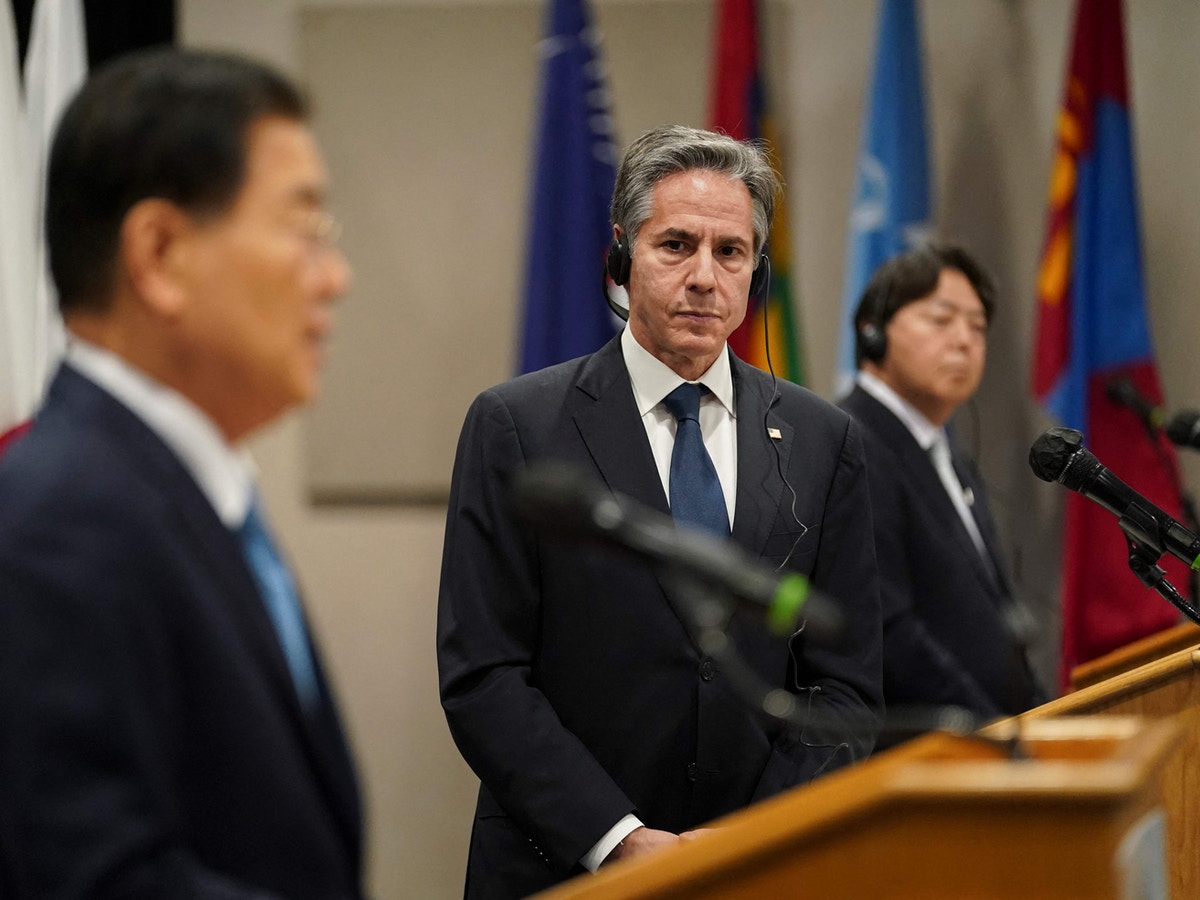 بلينكن: الغزو الروسي لأوكرانيا “وشيك” وطريق الدبلوماسية ما زال مفتوحاً