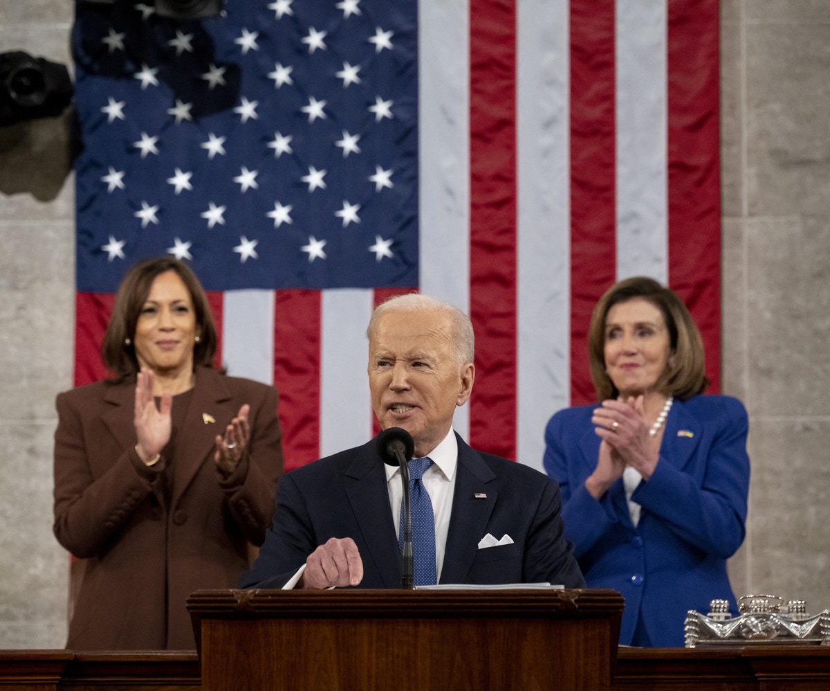 بايدن: بوتين أصبح معزولاً.. وعقوباتنا ستضعف روسيا لعقود