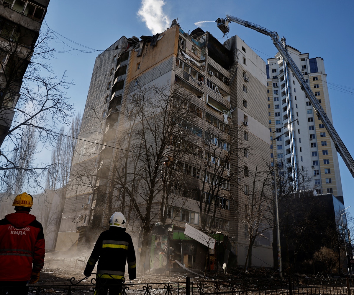 انفجارات تهز كييف مع تكثيف القوات الروسية لهجماتها