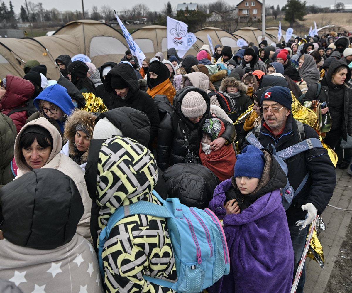 الدفاع الروسية: فتح الممرات الإنسانية في كييف وخاركيف وسومي وماريوبول