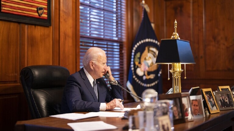 صحيفة أمريكية: قادة الإمارات والسعودية يرفضون التحدث إلى بايدن بشأن أوكرانيا والنفط