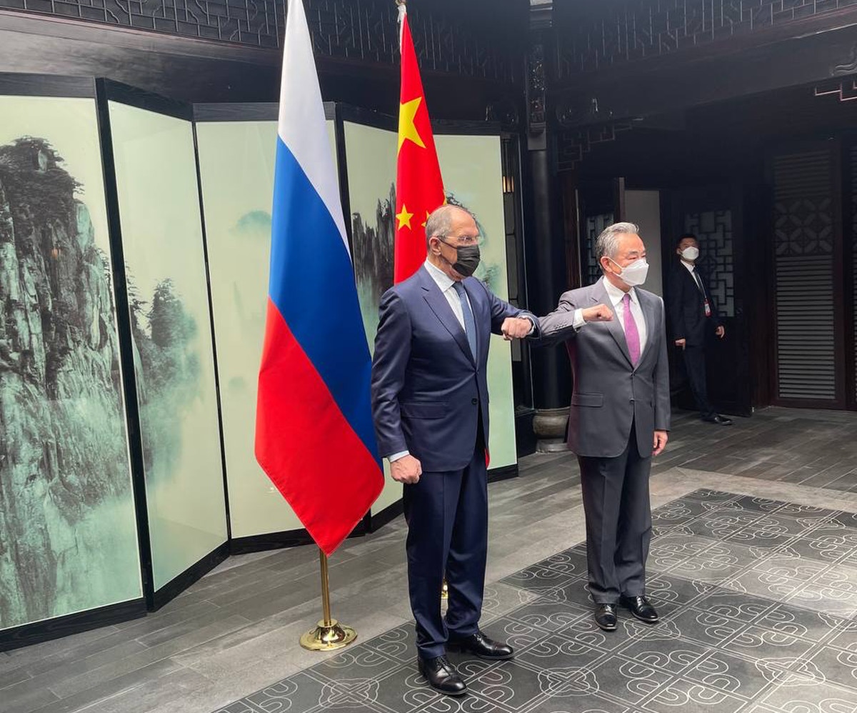 لافروف يزور الصين.. واتفاق على “توسيع التعاون” الثنائي