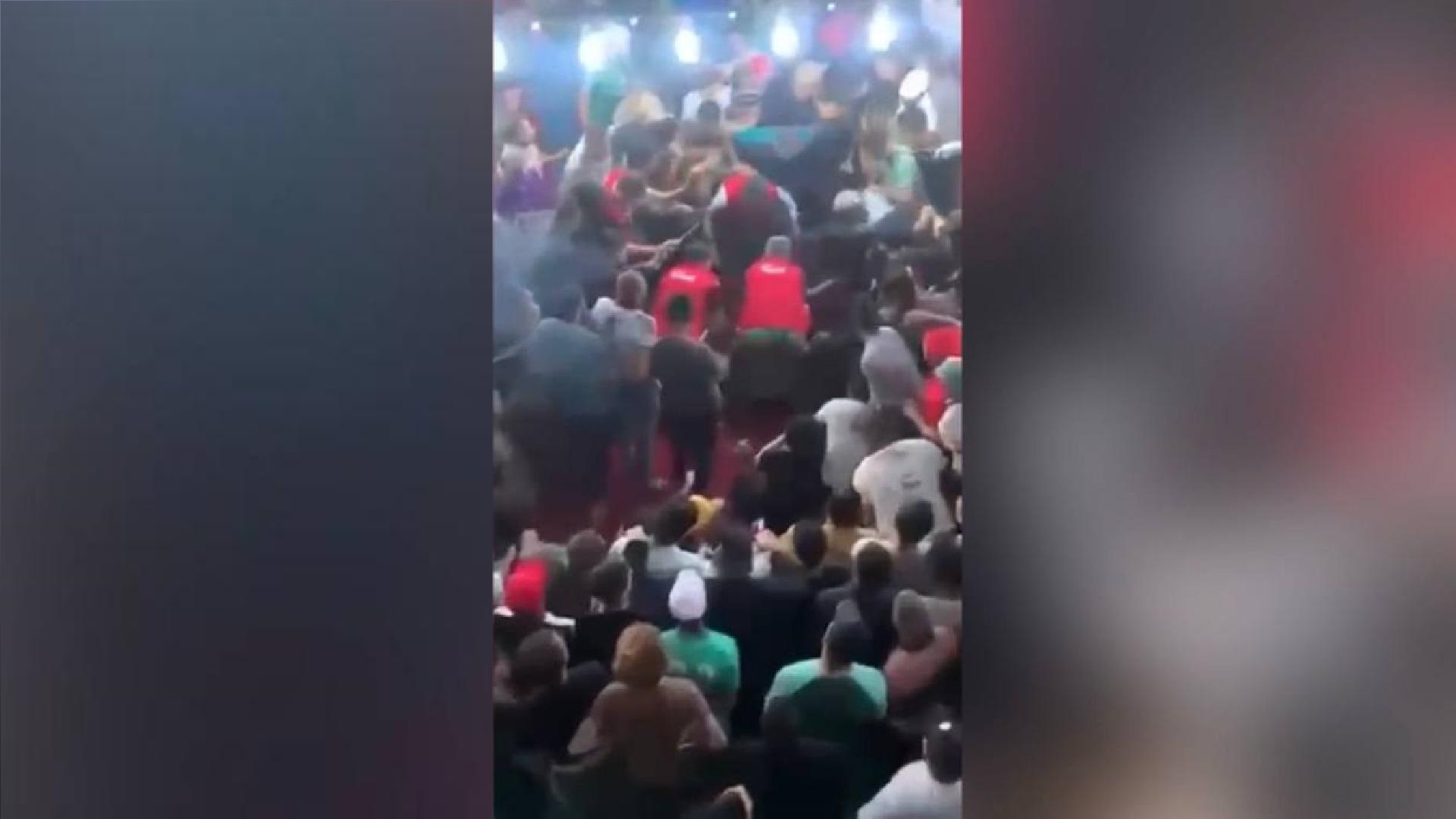 بغداد: لعبة محيبس تتحول إلى ’مصارعة’.. تبادل لكمات وتراشق كراسي (فيديو)