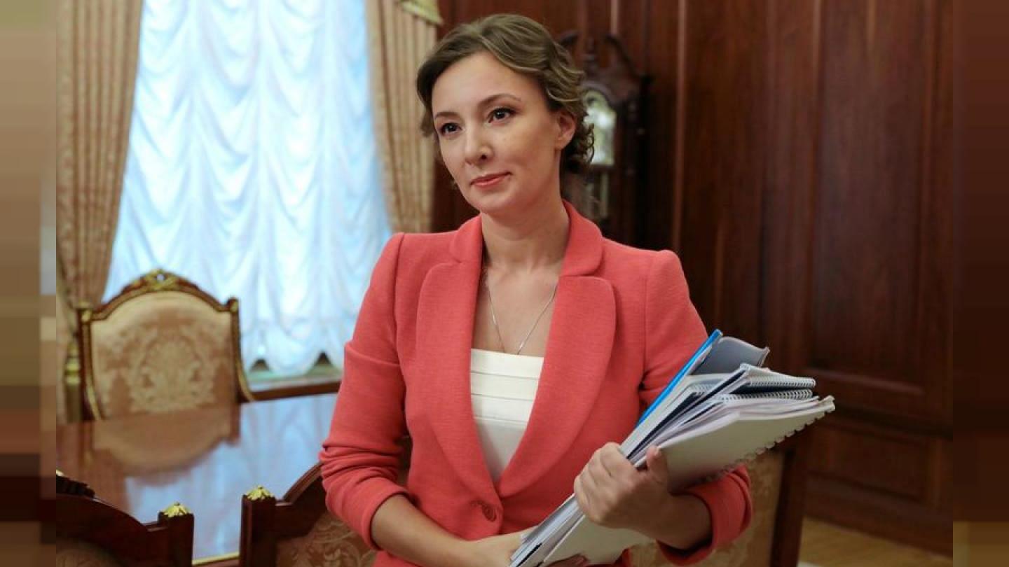 نائبة رئيس “الدوما” الروسي تزور خيرسون في أوكرانيا