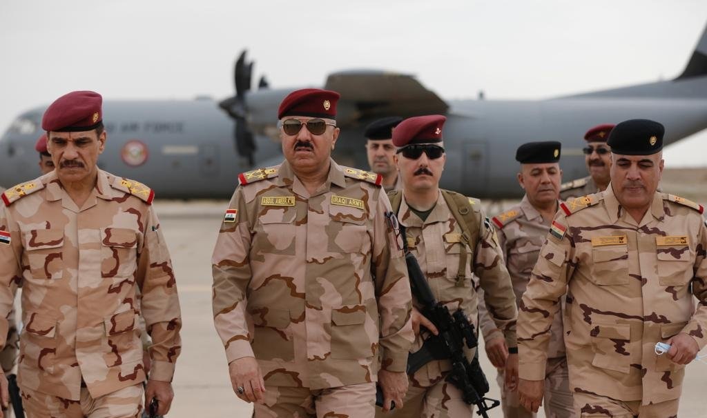 بعد الأحداث الأخيرة.. وفد أمني رفيع يتفقد القطعات العسكرية في سنجار