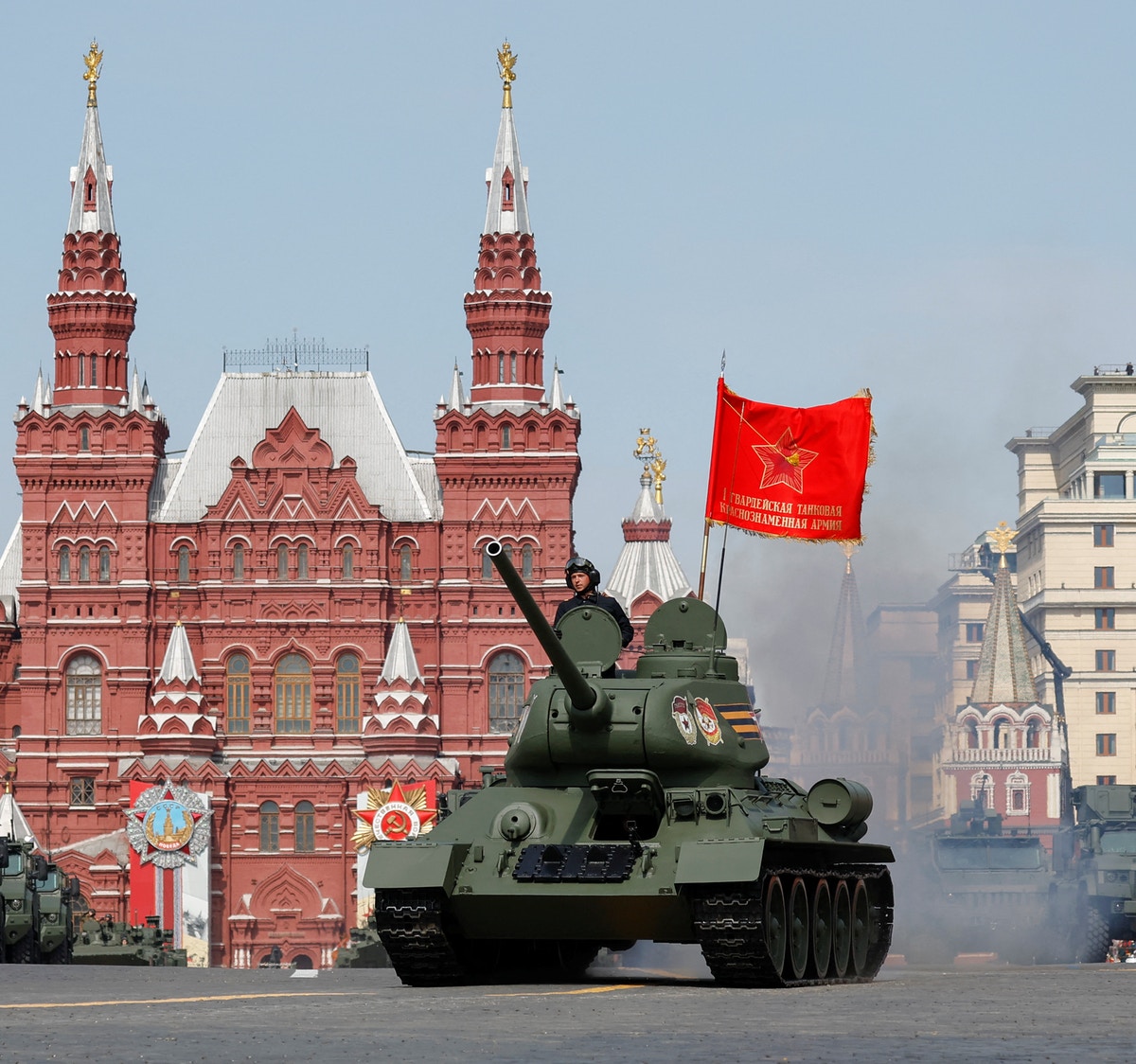 زيلينسكي يشارك في قمة السبع عشية احتفال روسيا بـ”يوم النصر”