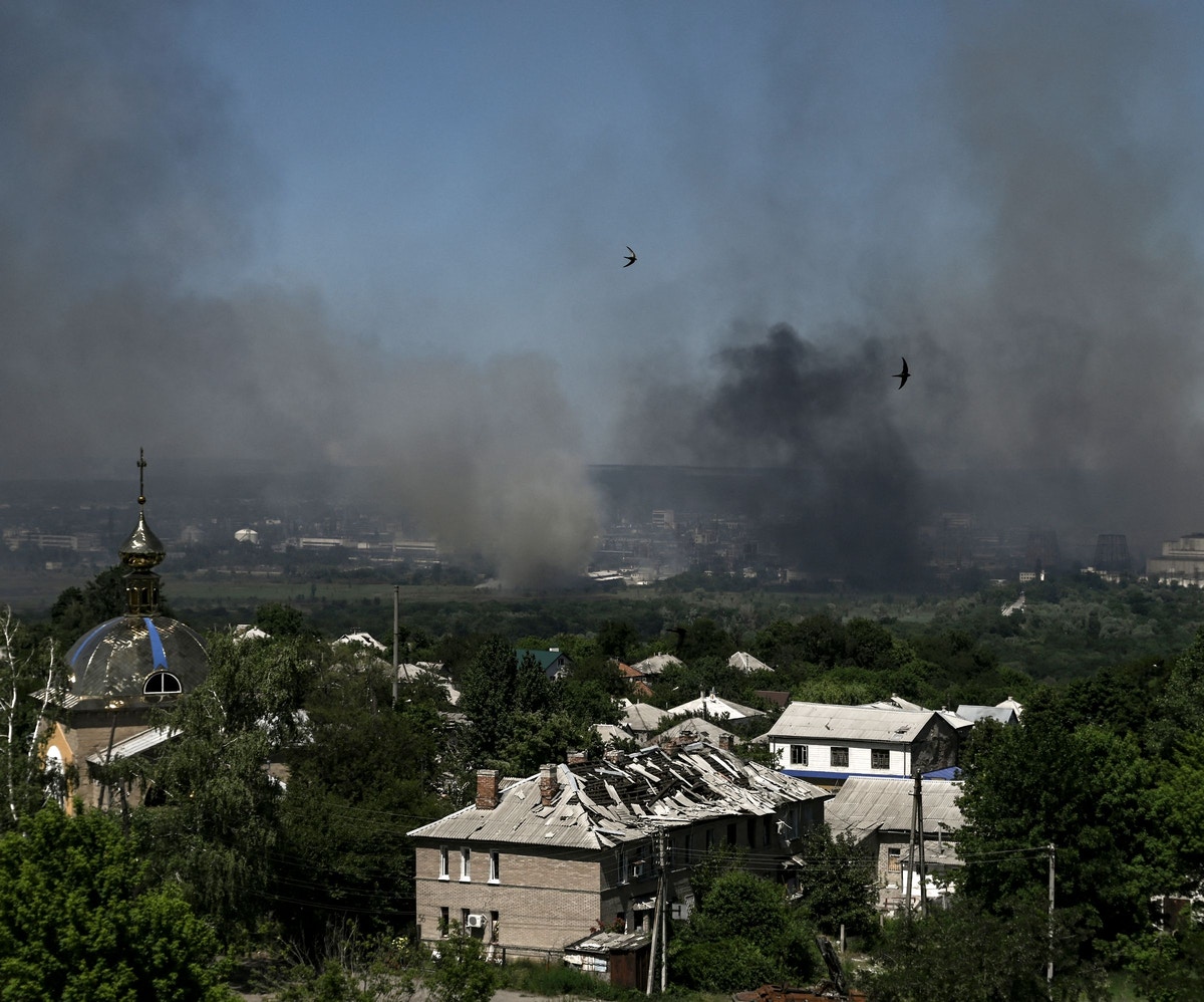 كييف تقصف خيرسون.. ومعارك دامية في سيفيرودونيتسك