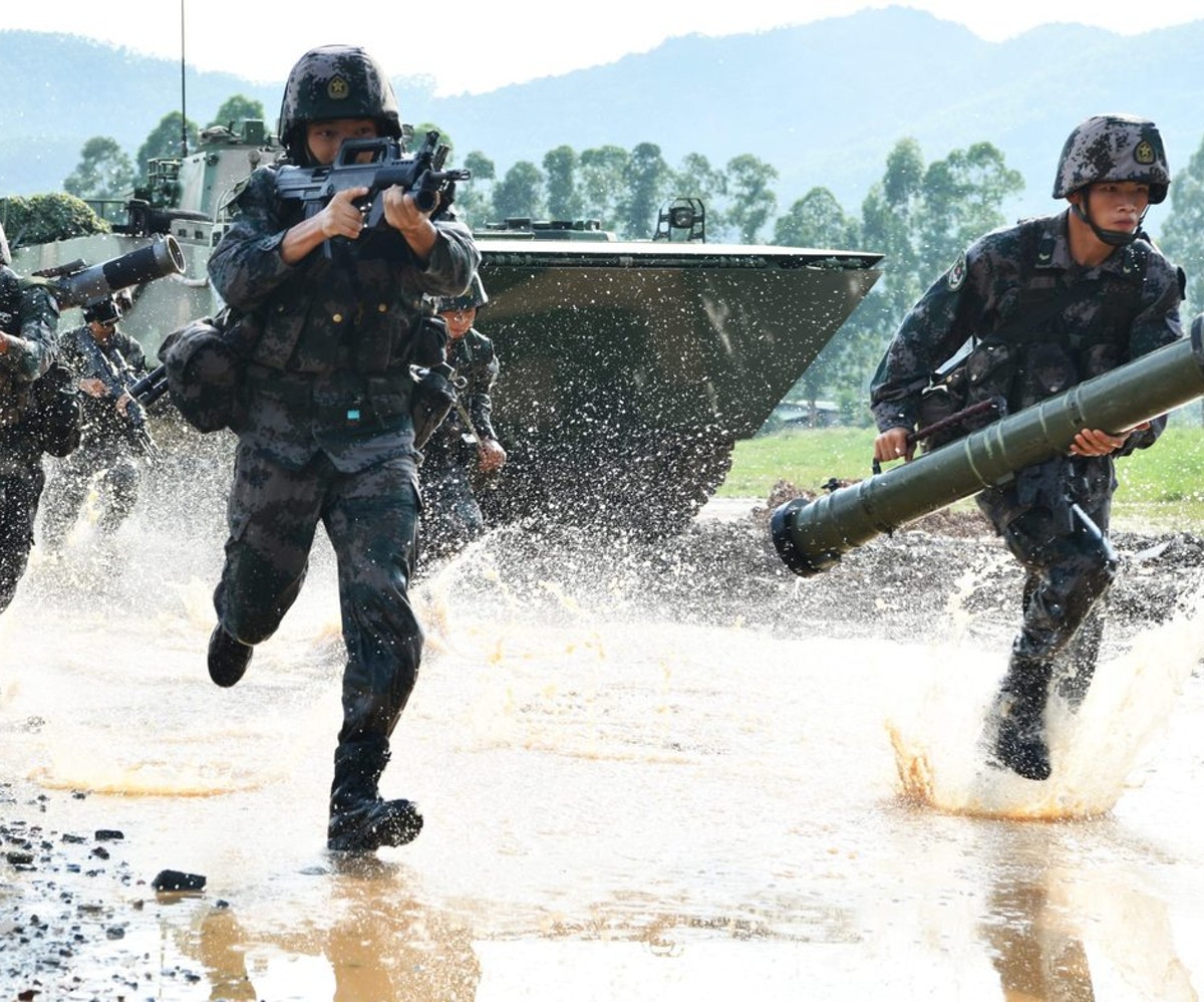 مناورات صينية “قتالية” حول تايوان.. وبكين تحذر من تحركات واشنطن