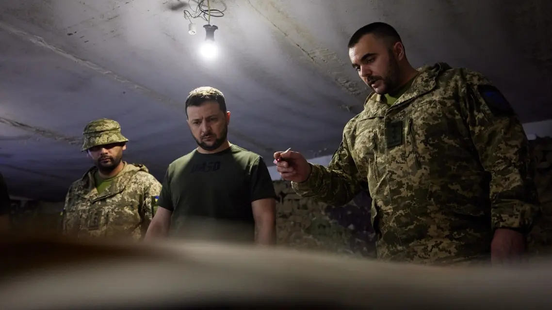 زيلينسكي لقواته على جبهات دونباس: ممتن لكم وفخور بكم