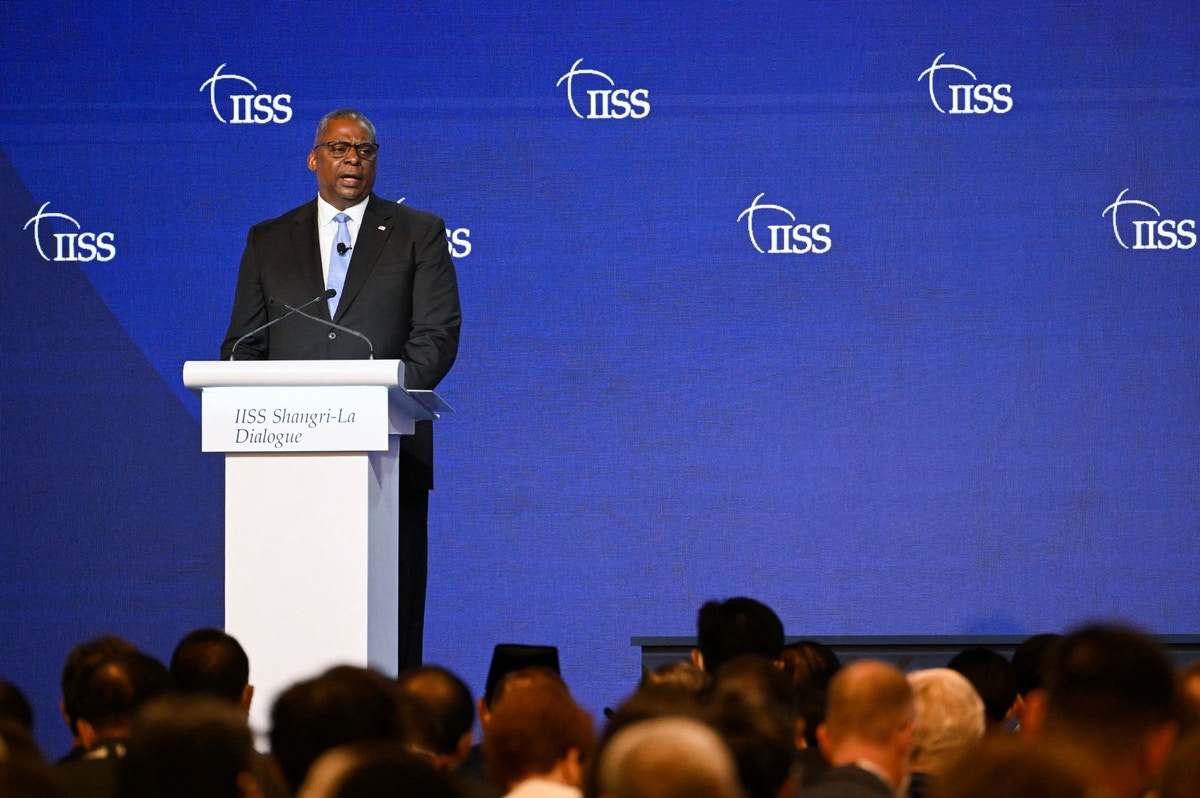 بعد تهديدات بكين.. أوستن: ملتزمون بتعزيز قدرات تايوان الدفاعية