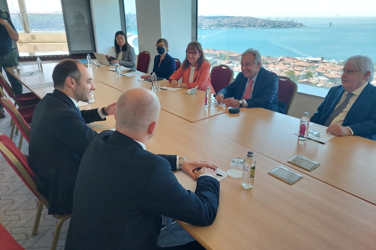 روسيا وأوكرانيا توقعان اتفاقاً لاستئناف تصدير الحبوب