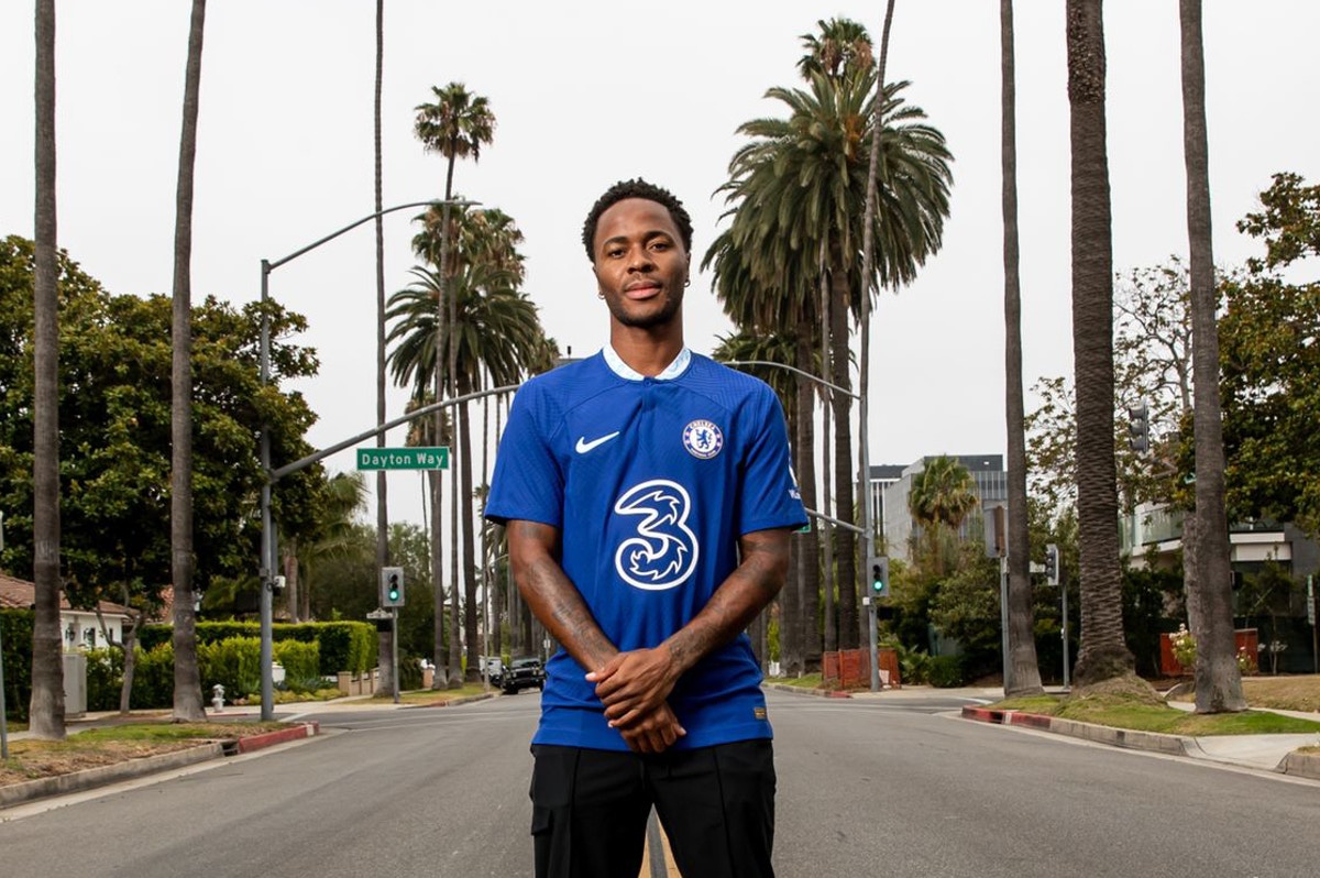 ستيرلينج يوقع عقداً مع تشيلسي حتى 2027