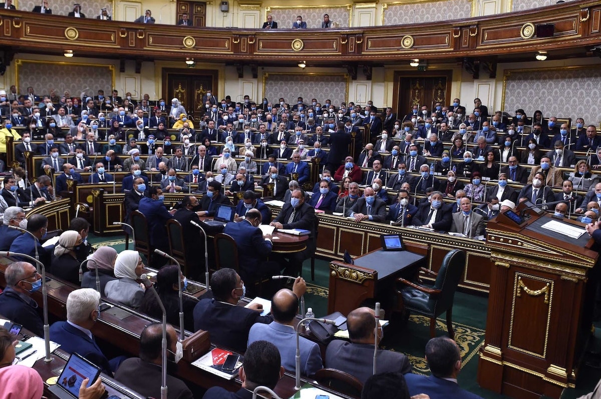 مصر.. البرلمان يقر تعديلاً حكومياً يشمل 13 وزيراً