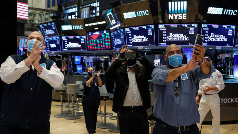 مؤشر ستاندرد آند بورز يسجل أكبر ارتفاع له في يوم واحد منذ عامين