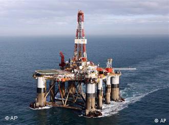 العراق يتعاقد مع شركة صينية لبدء باستشكاف النفط في الرقعة البحرية بالخليج