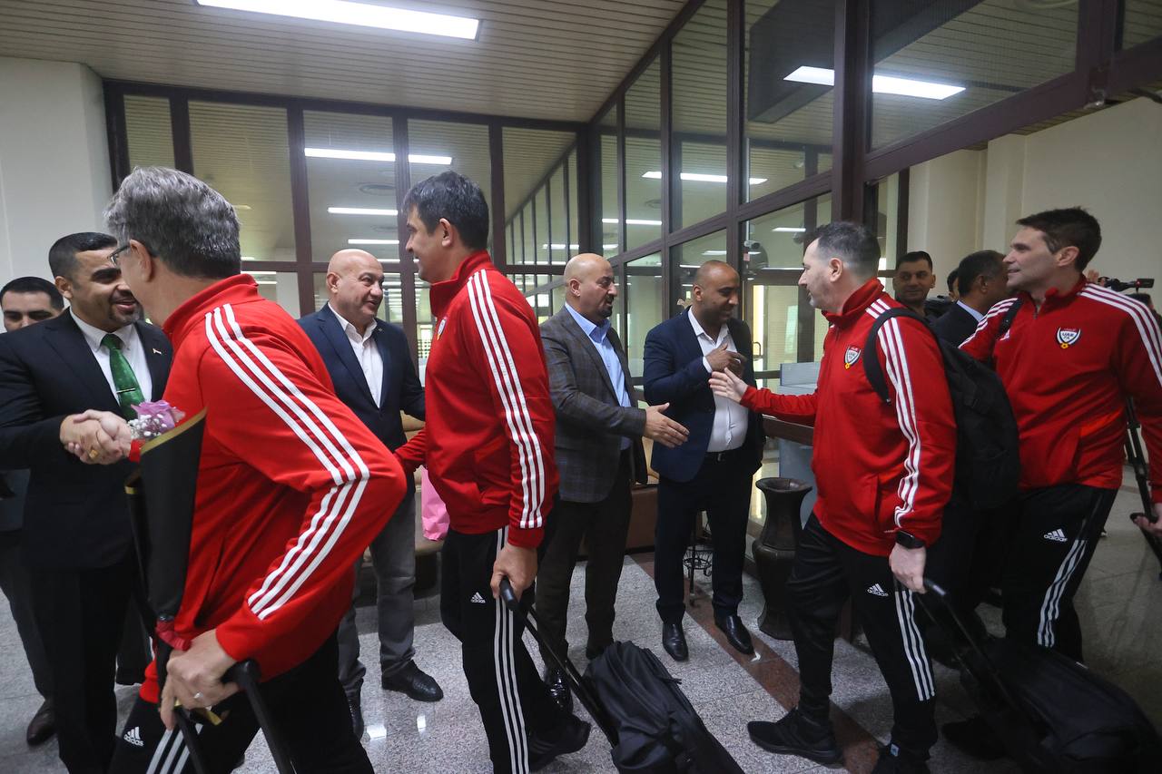 وصول وفد المنتخب الإماراتي إلى البصرة