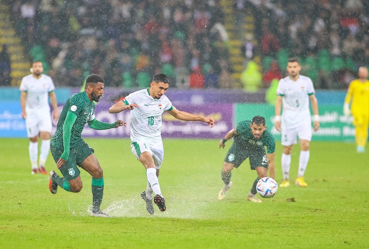 العراق يفوز على السعودية ويتصدر المجموعة الاولى في خليجي 25