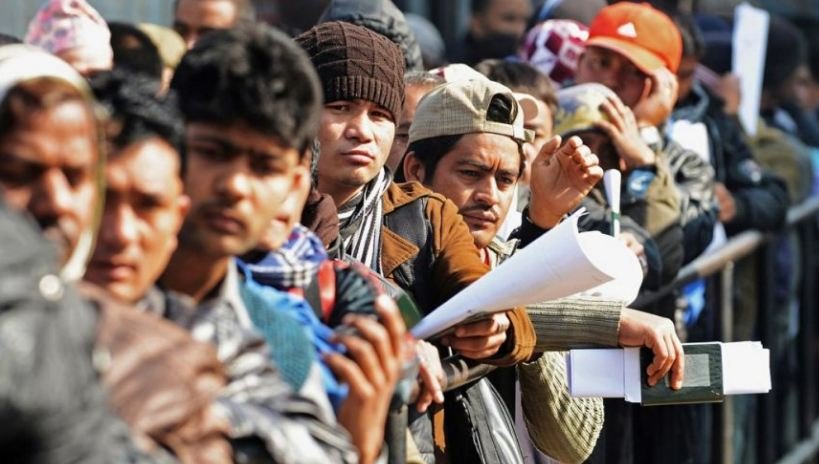 آخر حلول البنك المركزي .. صرف رواتب العمال البنغلادش بالدينار وتحويلها من خلال البنك الى دولار لبلدانهم