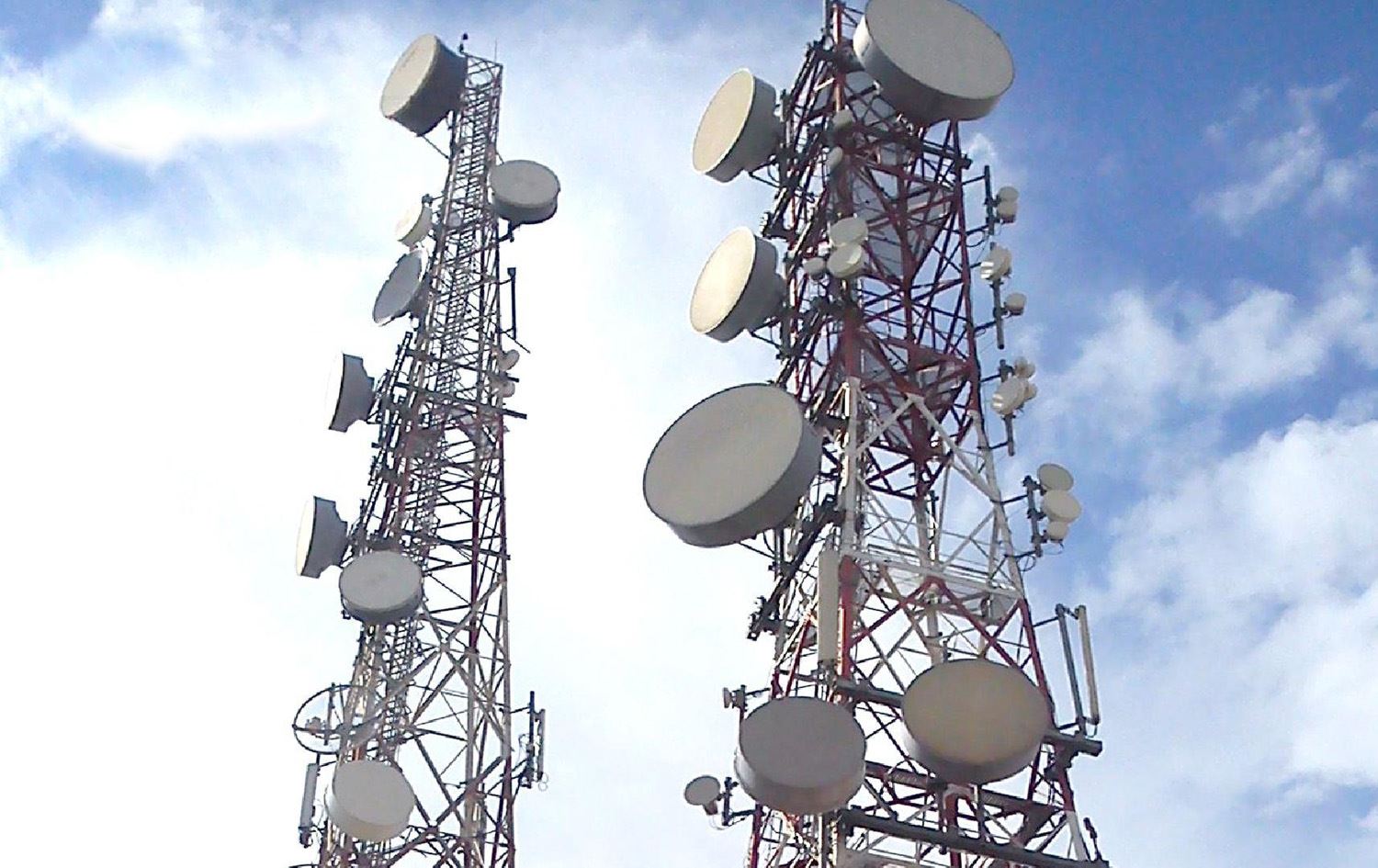 الحكومة تغض النظر عن ادراج ديون شركات الاتصال في الموازنة