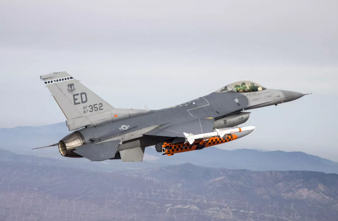 الخارجية الأميركية: تسليم طائرات “إف-16” إلى أوكرانيا أولوية بالنسبة لأمريكا