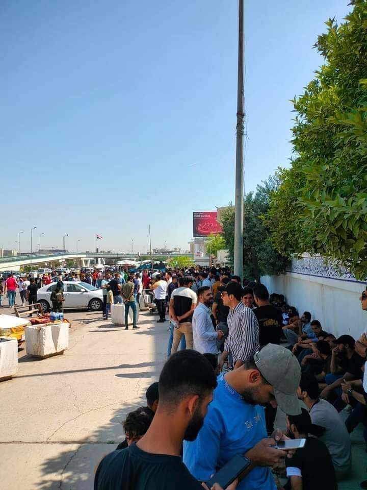 المحاضرين بالمجان وقراء المقاييس يتظاهرون في بغداد طلبا للتعيين