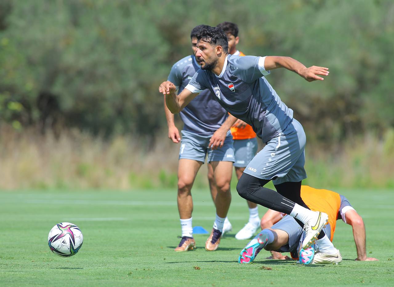 استعدادا لملاقاة منتخب كولومبيا منتخبنا الوطني يصل مدينة خيريز الاسبانية