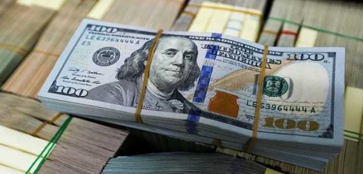 سياسيون: الاحزاب والميليشيات تتحكم بسوق المال للحفاظ على نفوذها واستمرارها