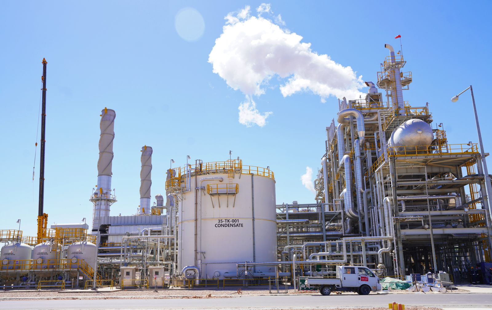 انخفاض أسعار خام البصرة مع تذبذب أسعار النفط عالميا