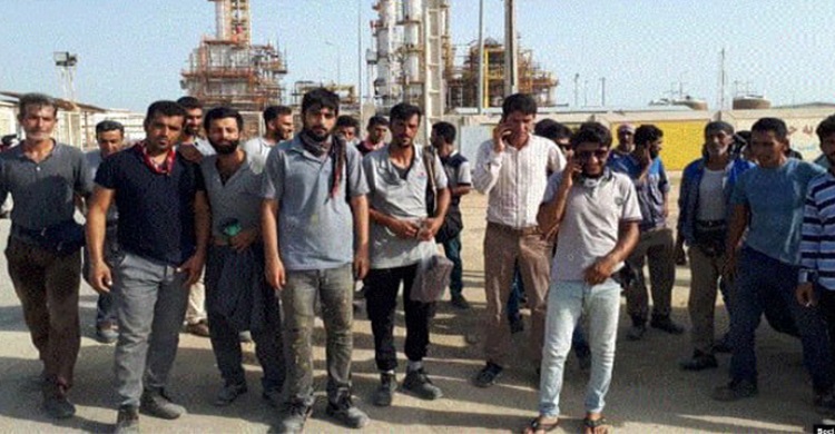 الاستخبارات الإيرانية : الاضطرابات بدأت تتسع والعمال المحتجين يتزايدون