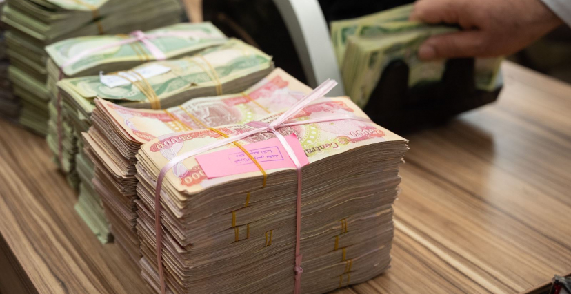 مختصون: أموال القروض تصرف على قطاعات متهالكة وتعاني من تفشي الفساد