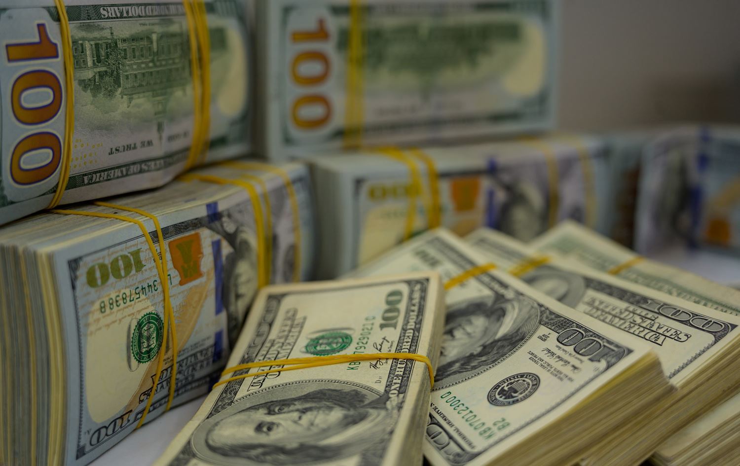 مسؤول إيراني: واشنطن أفرجت عن ملياري دولار من الأرصدة المجمدة بالخارج