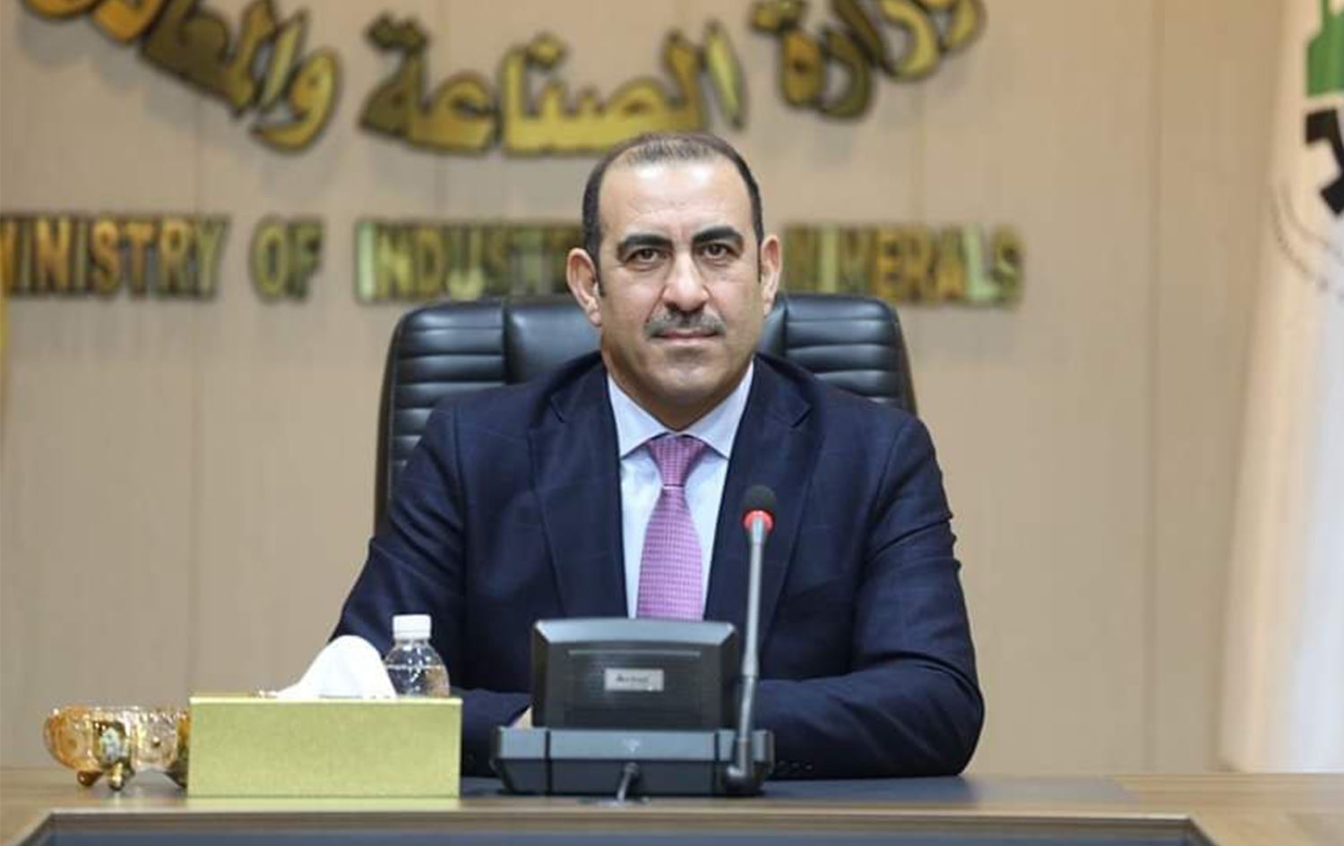 وزير الصناعة: لا يمكن إعادة تشغيل جميع المصانع المتوقفة في البلاد