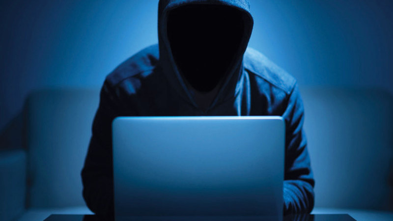 مختصون: الفوضى السياسية وتفشي الفساد وراء ظاهرة النصب والاحتيال