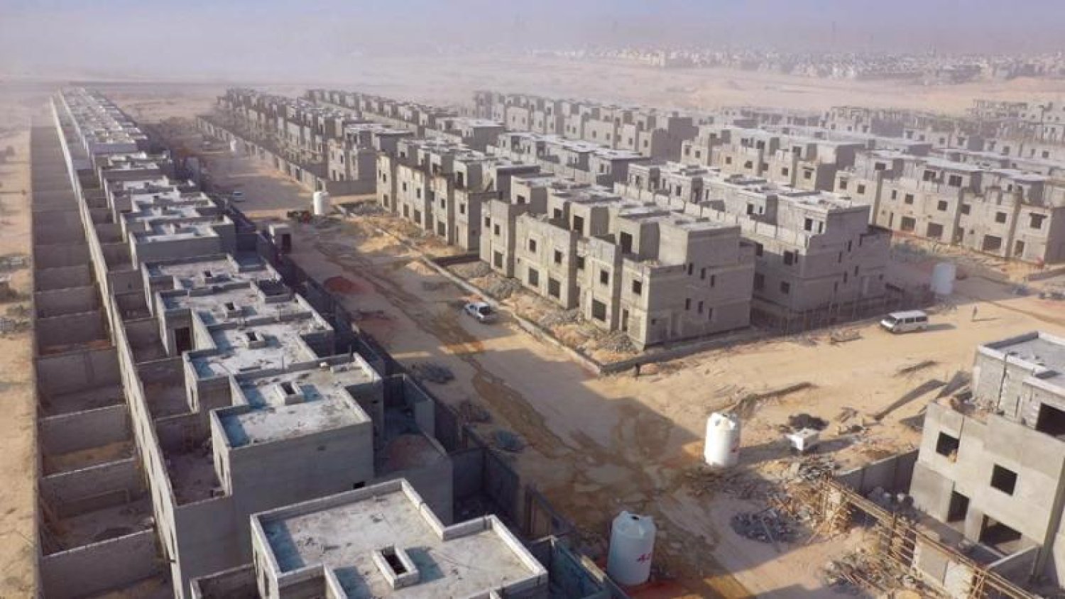  مجمعات سكنية تتحول لمشاريع ربحية بسبب الاستثمارات السياسية