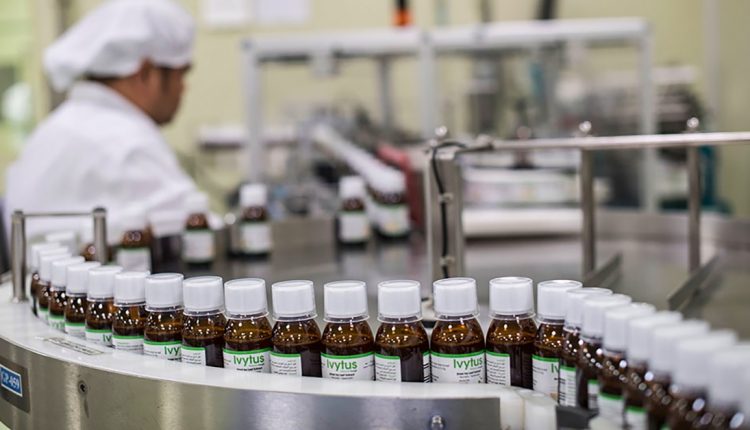 فضيحة صحية في العراق.. مصانع مملوكة لسياسيين تشتري أدوية سرطانية وتغلفها محلياً