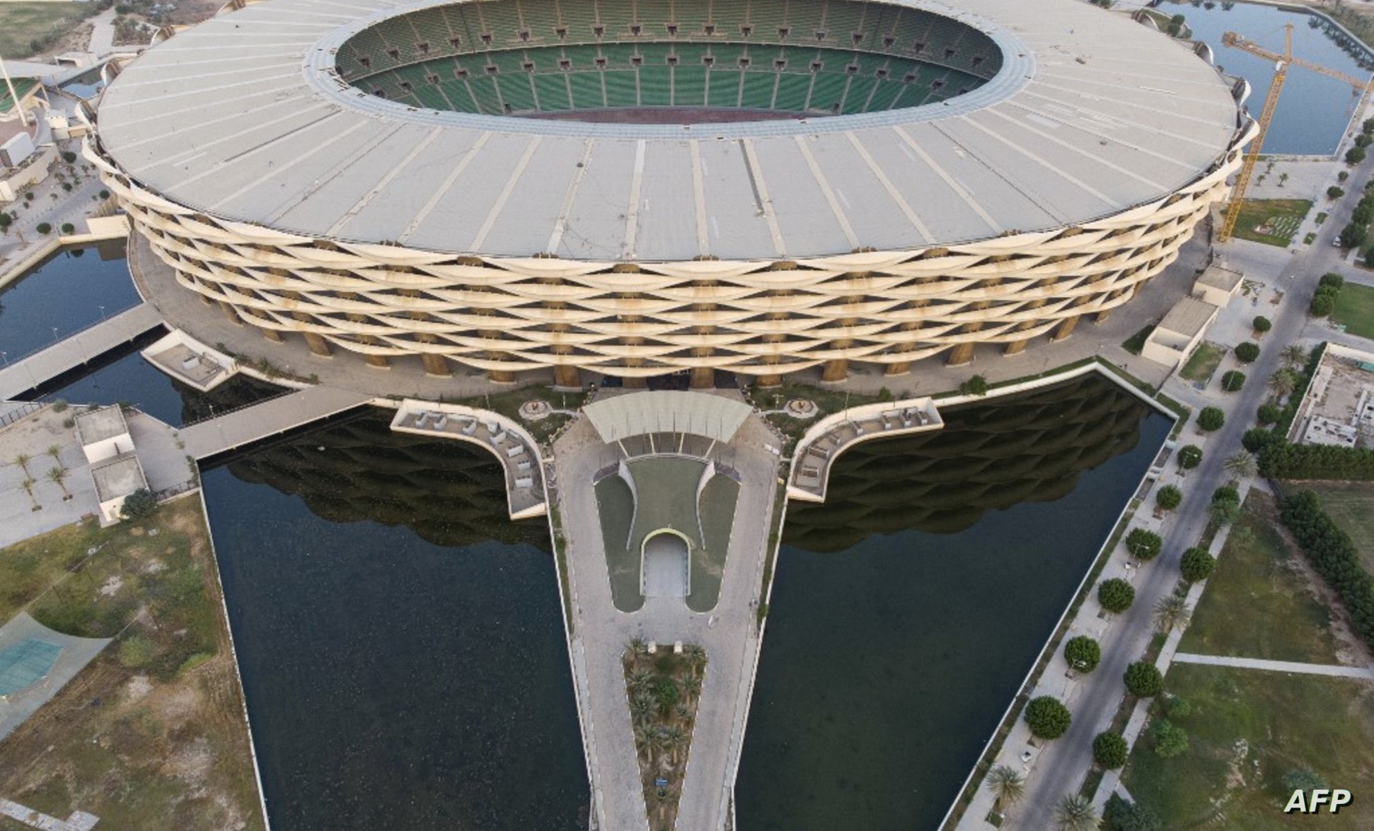 العقد التسويقي لبطولة غرب آسيا.. بسبب عزوف الجمهور المتعاقد يطالب اتحاد الكرة برد مبلغ العقد