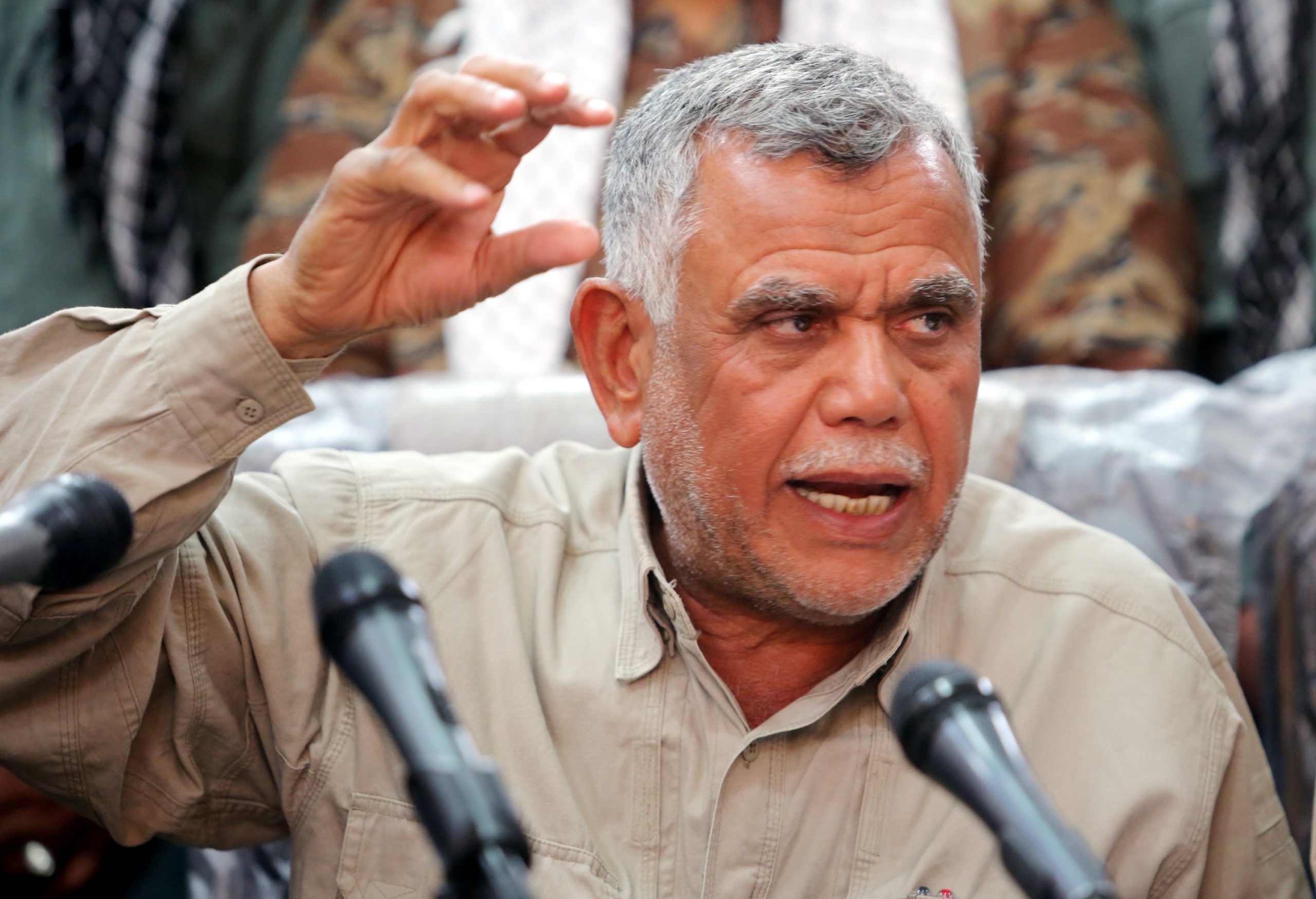 داعيا لطرد البعثة السويدية.. العامري يدخل على خط الازمة للمتاجرة