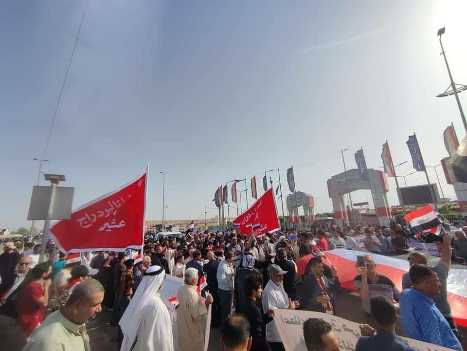 الحراك الشعبي في الفاو يتظاهر ضد سماسرة المشاريع والشركات الفاشلة