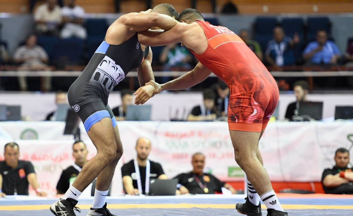 الدورة الرياضية العربية بالجزائر.. المصارعة العراقية تتألق وتحرز ستة اوسمة متنوعة