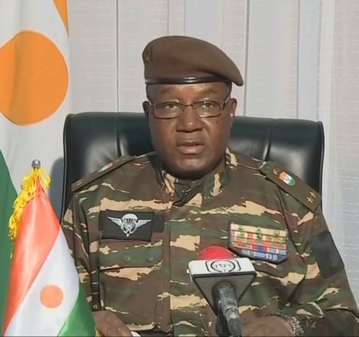 النيجر.. قائد الحرس الرئاسي يعلن نفسه رئيساً للمجلس الانتقالي