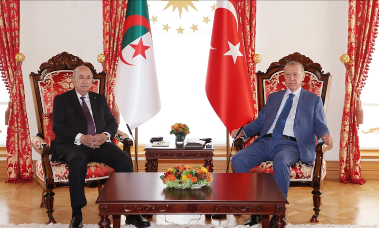 الرئيس الجزائري يصل تركيا ويلتقي أردوغان