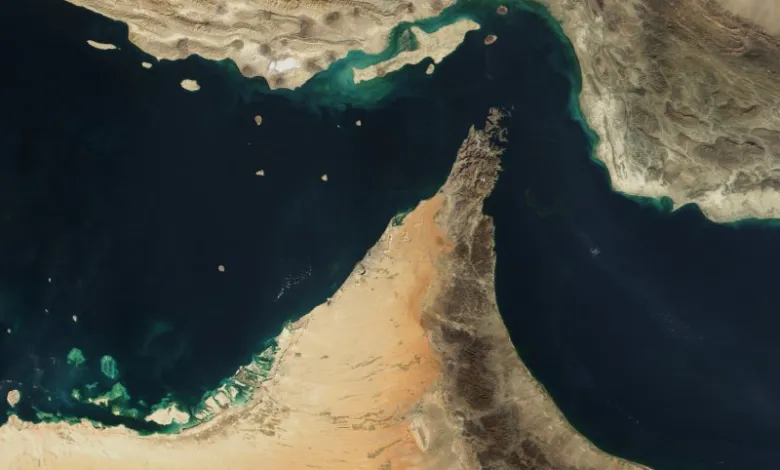 واشنطن تتحرك صوب مضيق هرمز وتعززه بالطائرات المقاتلة