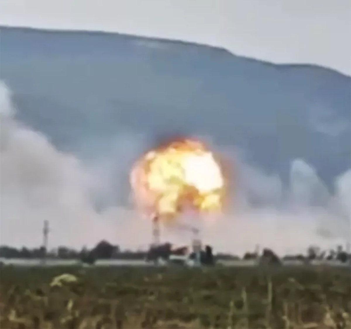 أوكرانيا تعلن شن هجوم في القرم.. وروسيا تجلي المئات