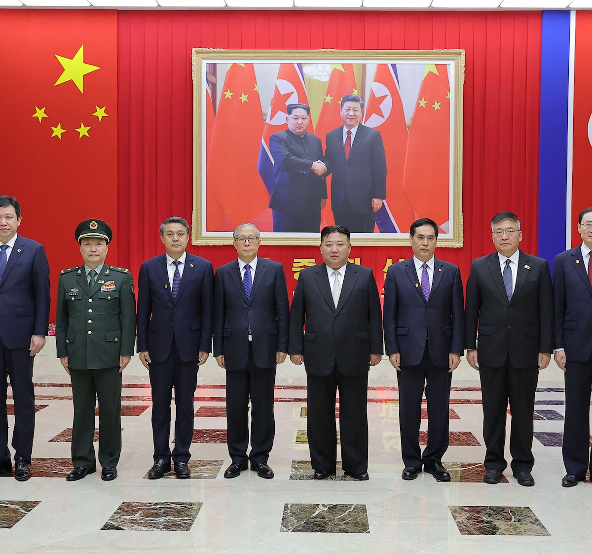 زعيم كوريا الشمالية يتعهد بنقل التعاون مع الصين إلى “آفاق جديدة”