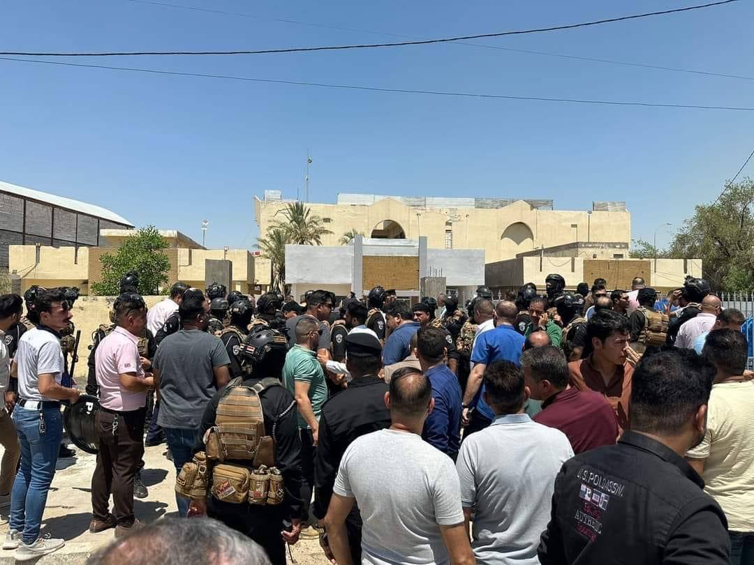 فصيل مسلح يقتحم مقر نقابة الصحفيين في الديوانية ويستولي عليها