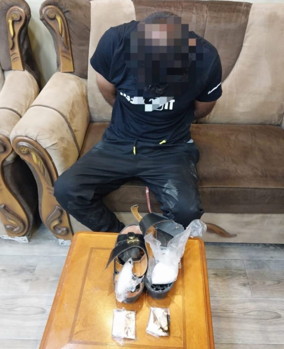 مخبأة داخل “نعله”.. ضبط مواد مخدرة بحوزة مسافر أجنبي في منفذ الشلامجة