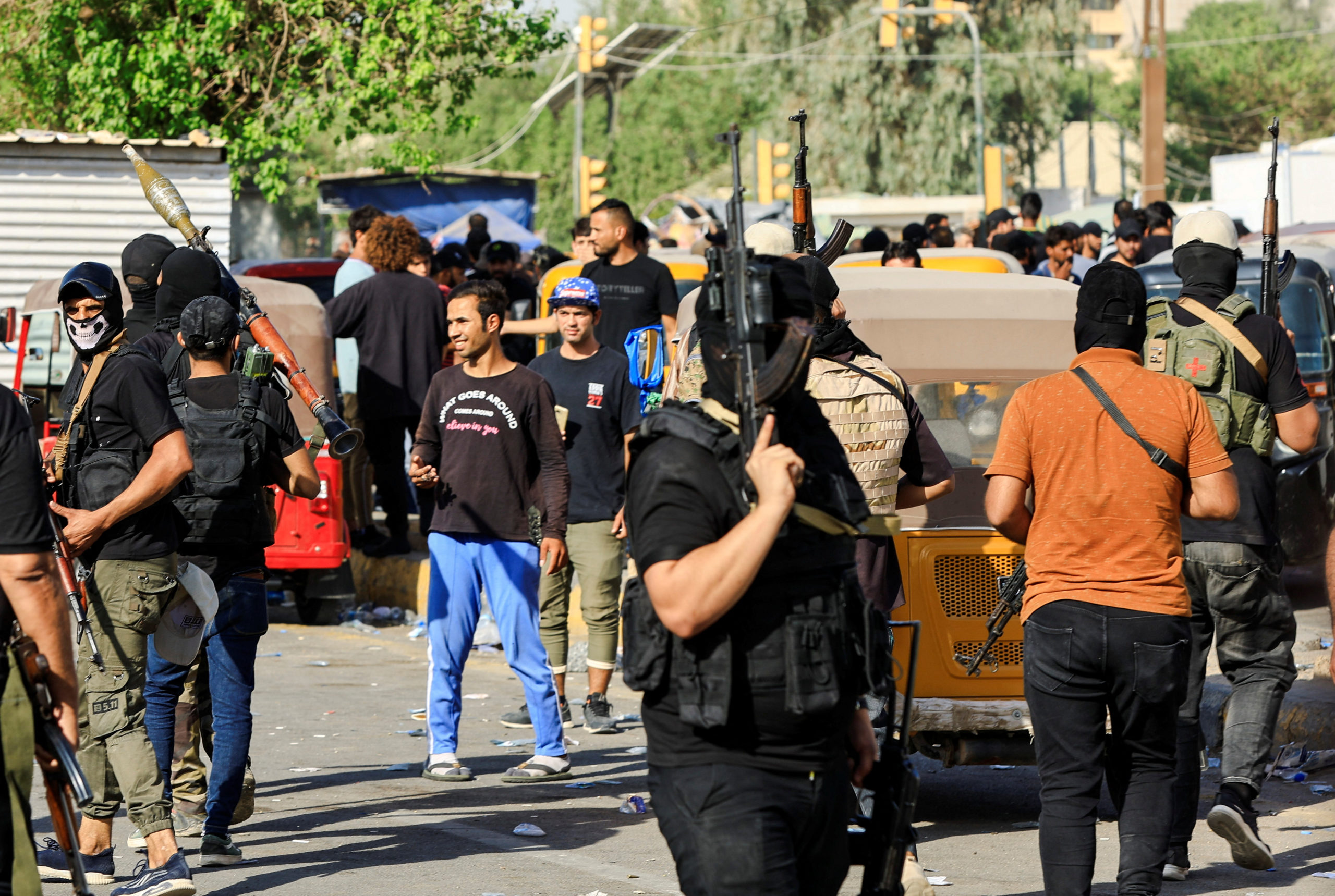 حرب غير معلنة.. ناشطون: البصرة تشهد صراع ميليشياوي على أموال النفط